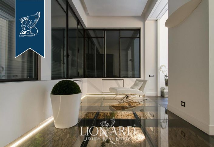 Image No.59-Villa de 7 chambres à vendre à Stresa