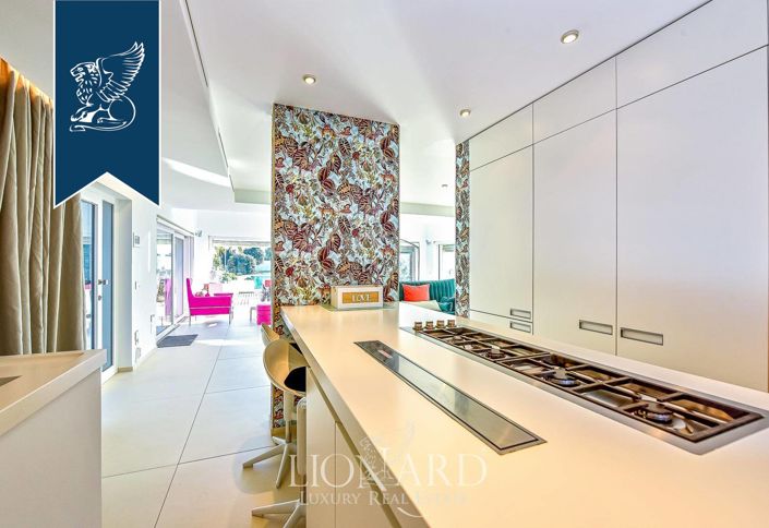 Image No.12-3 Bed Villa for sale