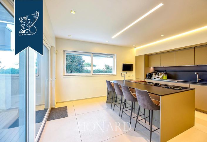 Image No.15-3 Bed Villa for sale