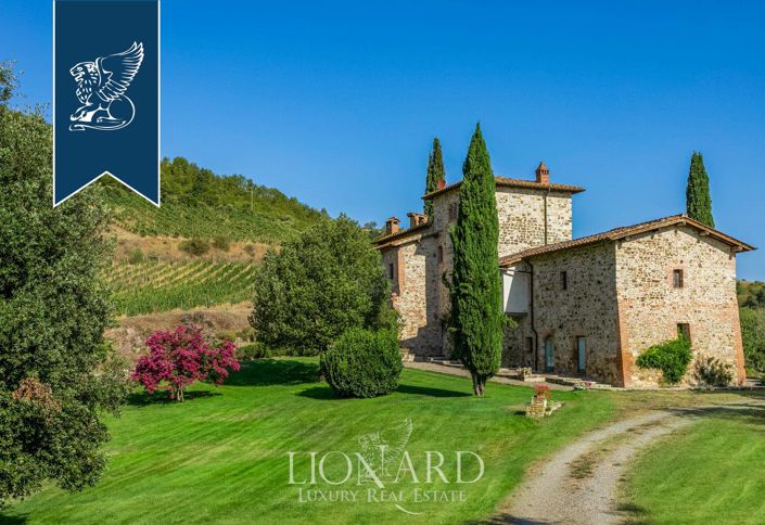 Image No.8-12 Bed Country House for sale