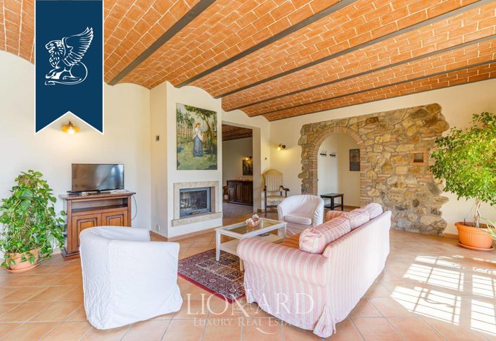 Image No.12-14 Bed Farmhouse for sale