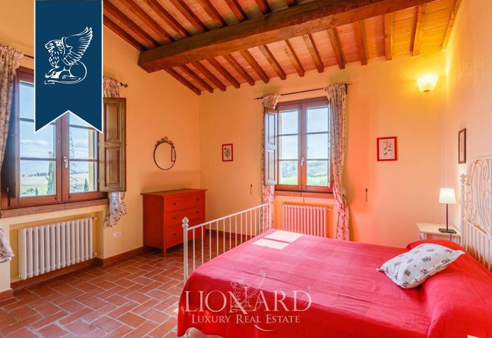 Image No.18-14 Bed Farmhouse for sale