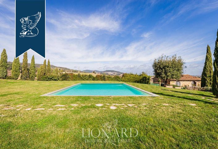 Image No.4-14 Bed Farmhouse for sale