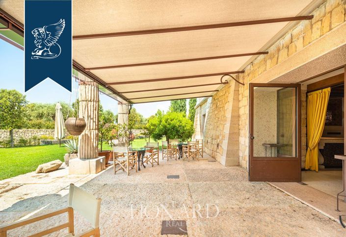 Image No.12-9 Bed Villa for sale