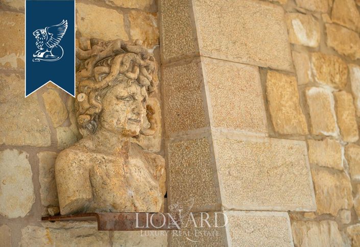 Image No.14-9 Bed Villa for sale