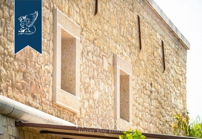 Image No.16-9 Bed Villa for sale