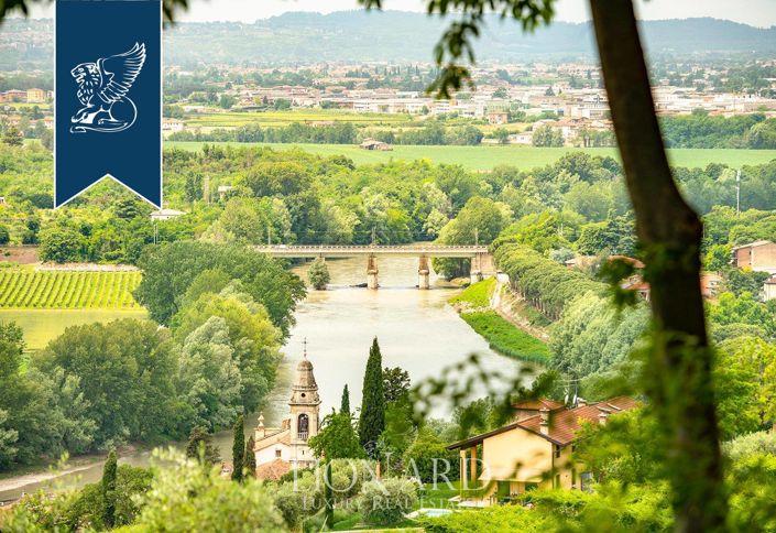 Image No.25-9 Bed Villa for sale