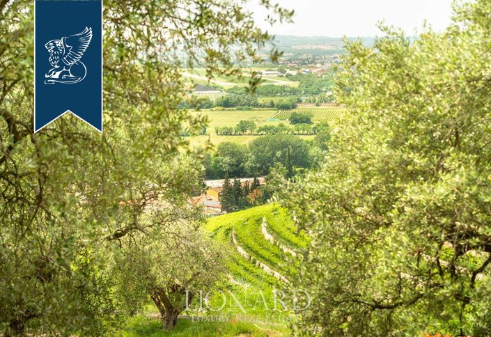 Image No.29-9 Bed Villa for sale