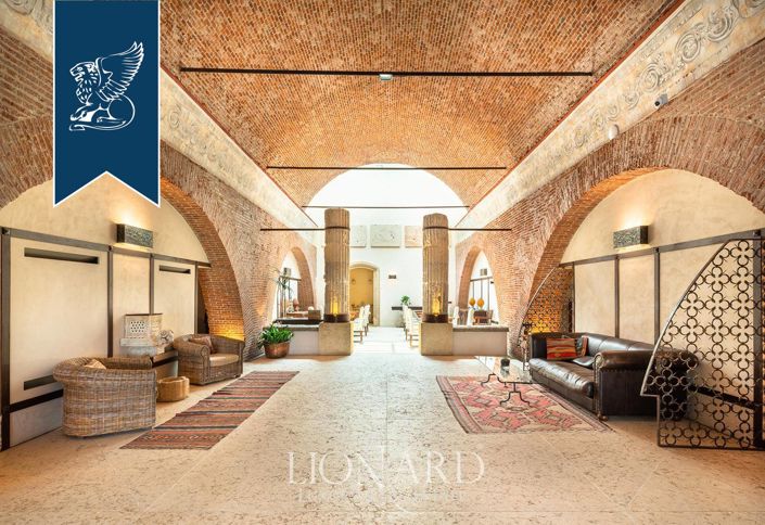 Image No.30-9 Bed Villa for sale