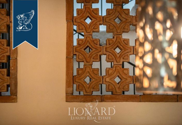 Image No.54-9 Bed Villa for sale