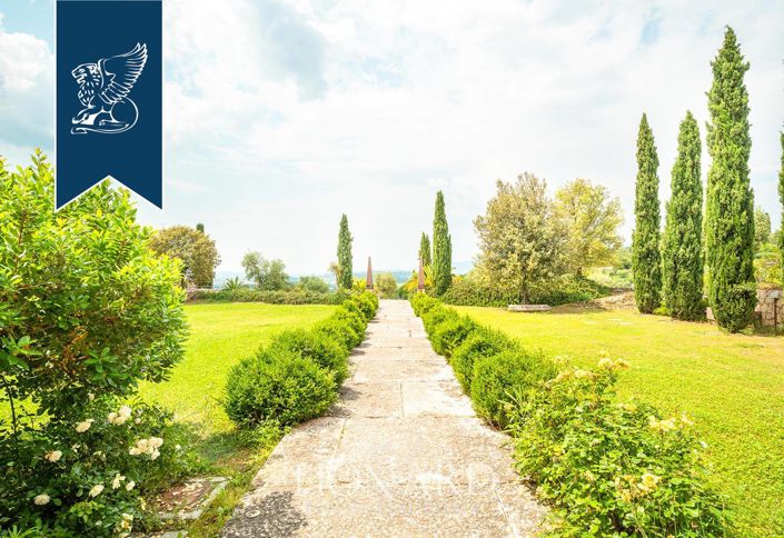 Image No.6-9 Bed Villa for sale