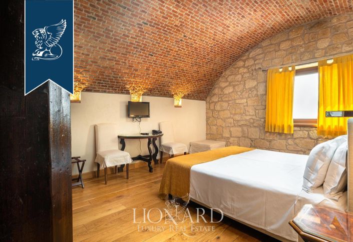 Image No.60-9 Bed Villa for sale