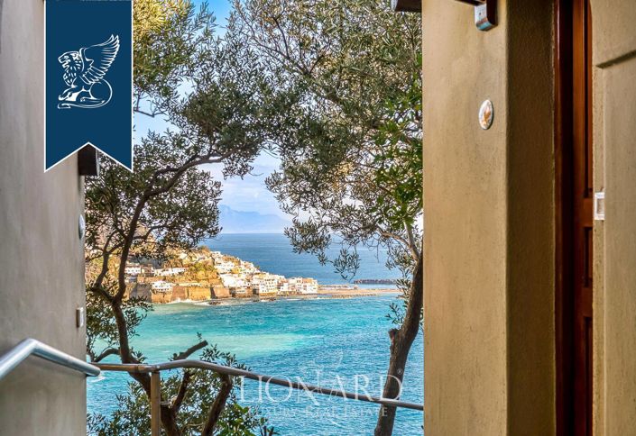 Image No.10-Un hôtel de 28 chambres à vendre à Forio