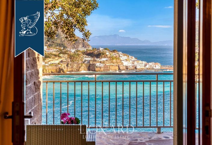 Image No.13-Un hôtel de 28 chambres à vendre à Forio