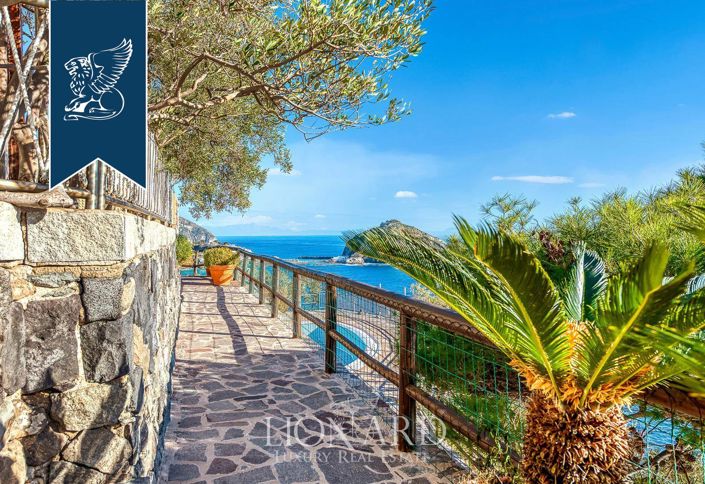 Image No.16-Un hôtel de 28 chambres à vendre à Forio