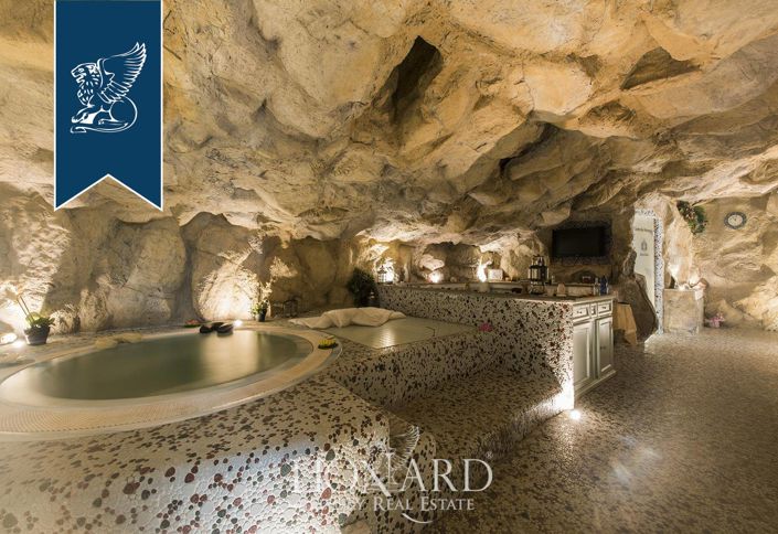 Image No.20-Ferme de 22 chambres à vendre à Monterchi