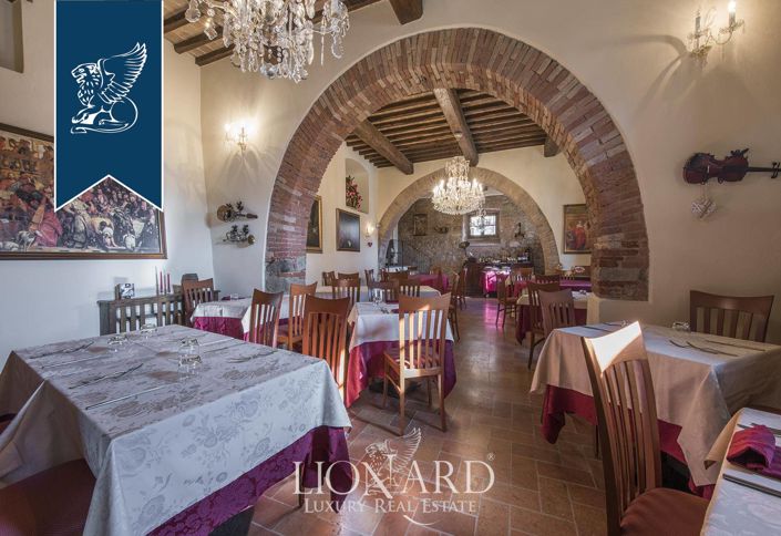 Image No.23-Ferme de 22 chambres à vendre à Monterchi