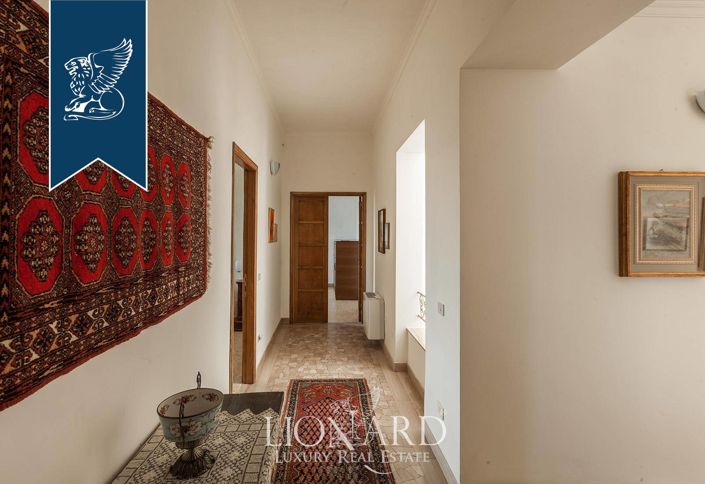 Image No.32-10 Bed Villa for sale