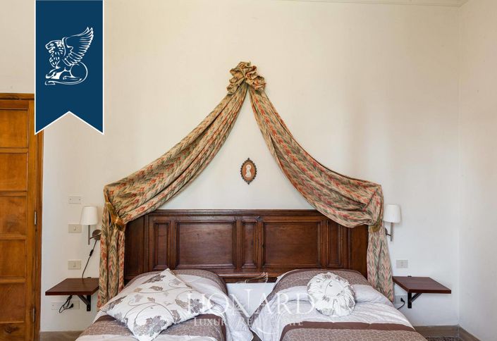 Image No.35-10 Bed Villa for sale