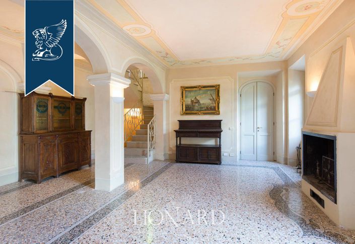 Image No.22-12 Bed Villa for sale