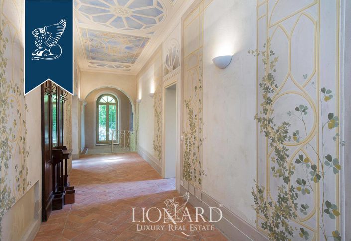 Image No.26-12 Bed Villa for sale