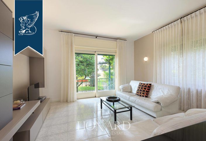 Image No.14-8 Bed Villa for sale