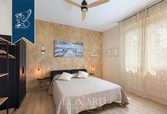 Image No.16-8 Bed Villa for sale