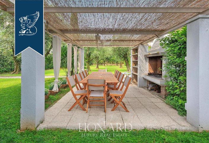 Image No.5-8 Bed Villa for sale