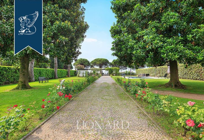 Image No.7-8 Bed Villa for sale