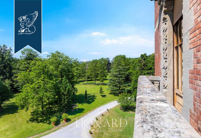 Image No.19-10 Bed Property for sale