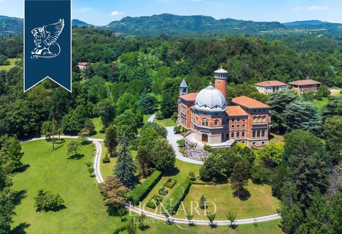 Image No.2-10 Bed Property for sale