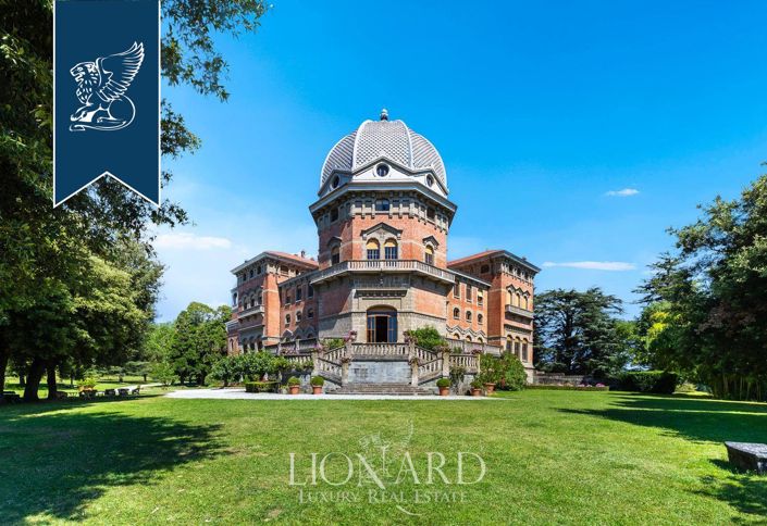 Image No.5-10 Bed Property for sale