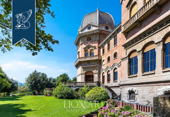 Image No.8-10 Bed Property for sale