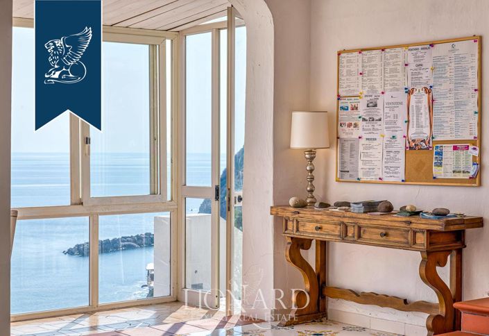 Image No.10-Un hôtel de 9 chambres à vendre à Naples