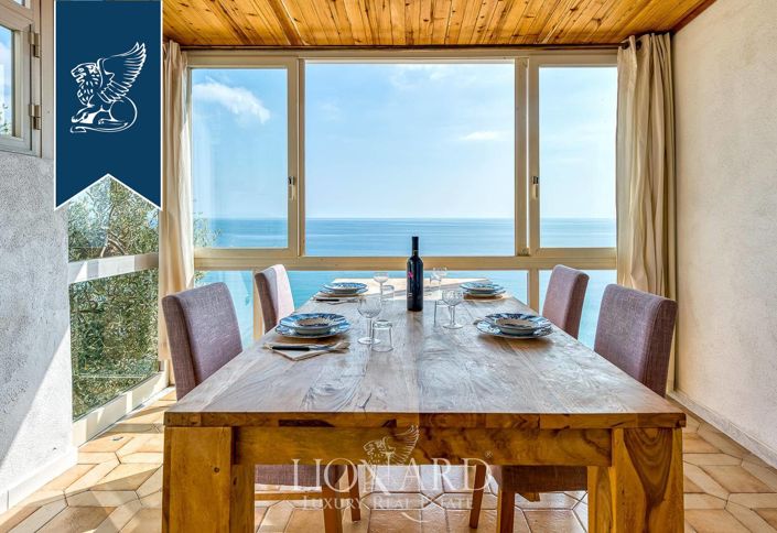 Image No.11-Un hôtel de 9 chambres à vendre à Naples