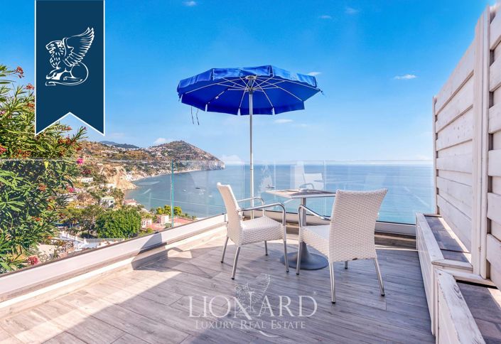 Image No.15-Un hôtel de 9 chambres à vendre à Naples