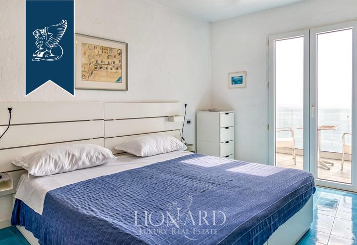 Image No.16-Un hôtel de 9 chambres à vendre à Naples