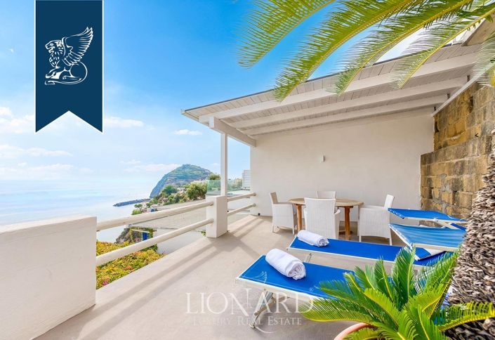 Image No.7-Un hôtel de 9 chambres à vendre à Naples