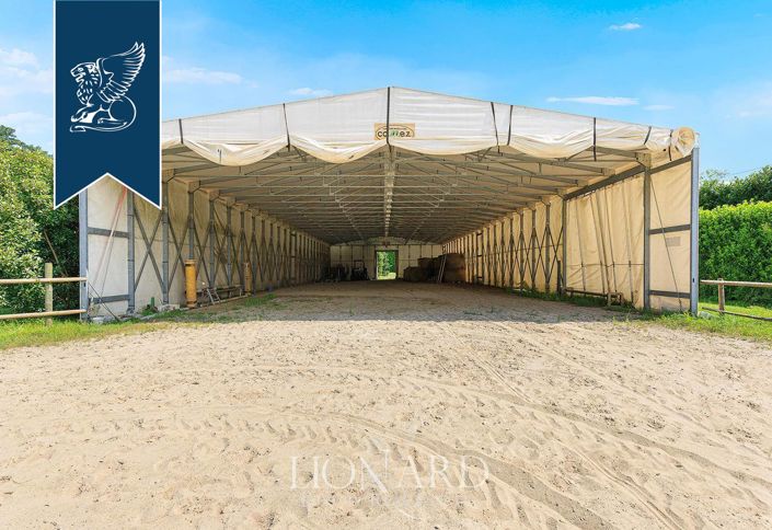 Image No.17-Ferme de 13 chambres à vendre à Novara