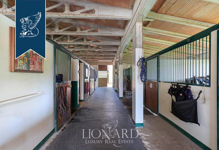 Image No.18-Ferme de 13 chambres à vendre à Novara