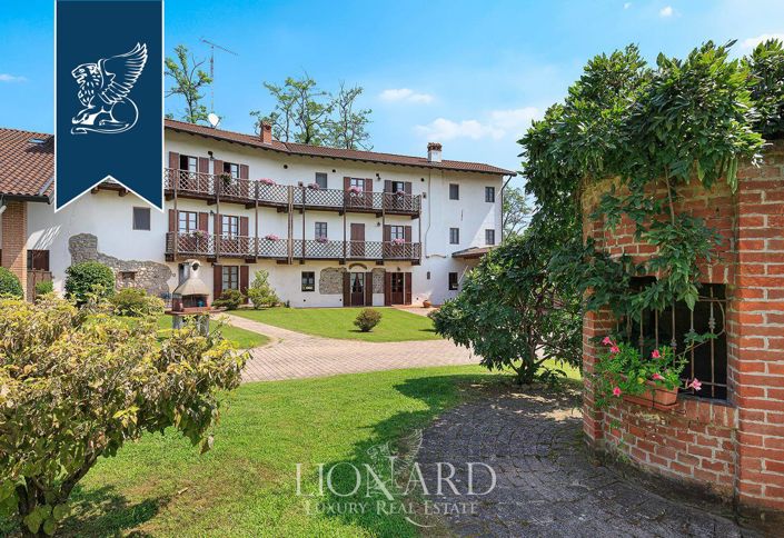 Image No.19-Ferme de 13 chambres à vendre à Novara