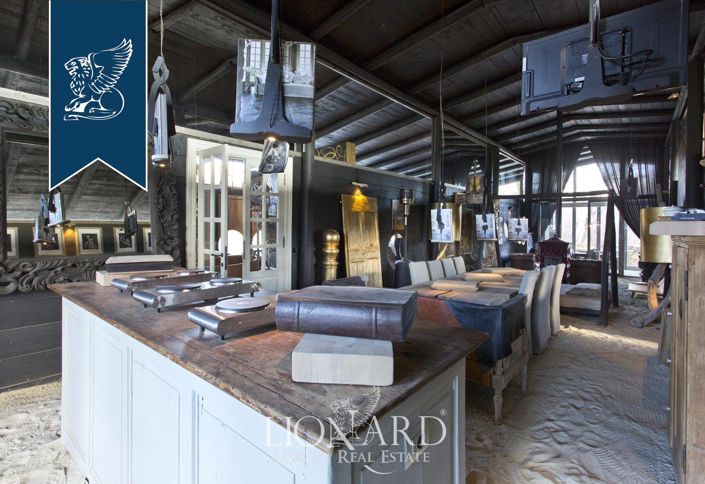 Image No.1-5 Bed Farmhouse for sale
