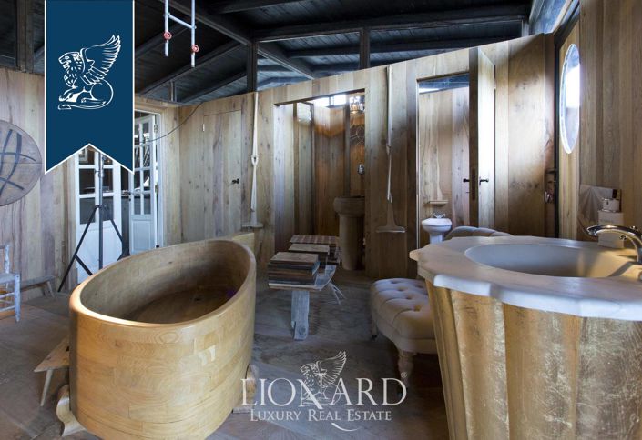 Image No.13-5 Bed Farmhouse for sale