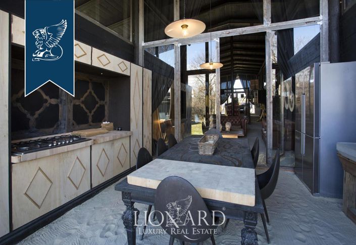 Image No.16-5 Bed Farmhouse for sale