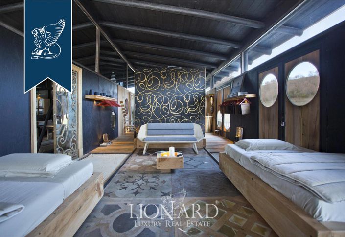 Image No.2-5 Bed Farmhouse for sale