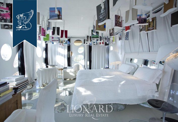 Image No.28-5 Bed Farmhouse for sale