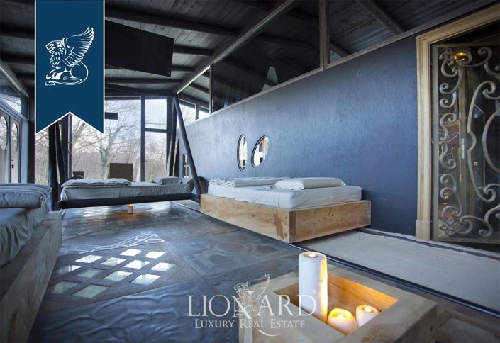 Image No.3-5 Bed Farmhouse for sale