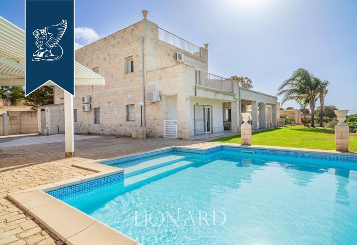 Image No.11-12 Bed Villa for sale