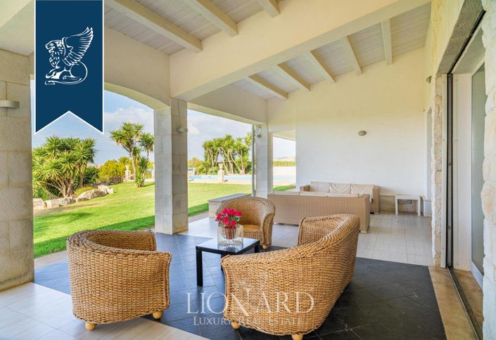 Image No.14-12 Bed Villa for sale