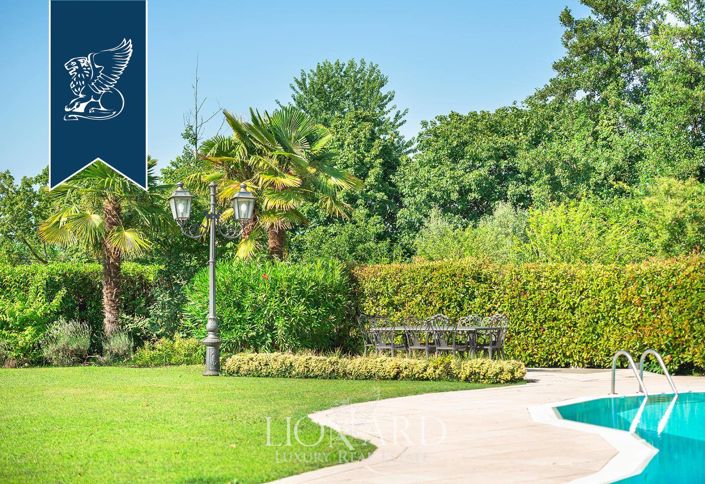 Image No.10-5 Bed Villa for sale